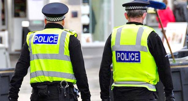 الشرطة البريطانية تعتقل 30 ناشطا عطلوا المرور عبر أحد جسور لندن