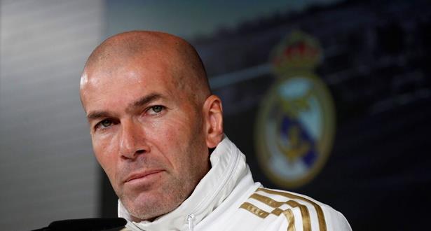 Football: Zidane dément avoir avisé les joueurs du Real Madrid de son départ