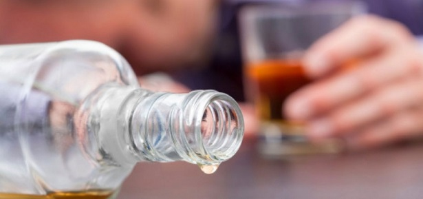 الكحول المغشوش يودي بحياة 18 شخصا في روسيا