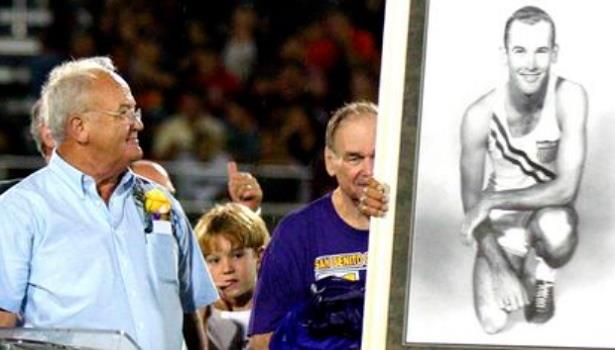 وفاة البطل الأولمبي الأمريكي بوبي مورو عن 84 سنة