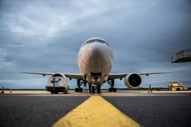 Nouveau revers pour Boeing: des 737 NG cloués au sol après la découverte de fissures