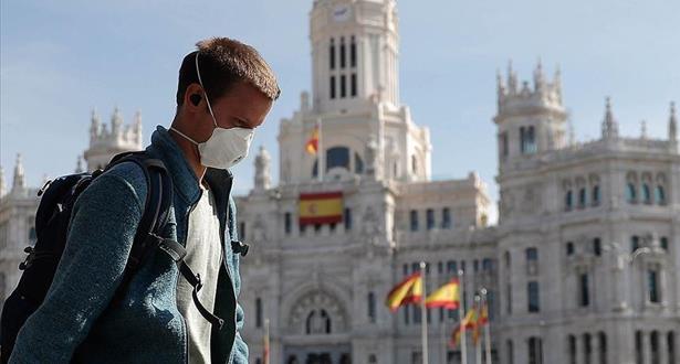 L'épidémie avance, Madrid se protège