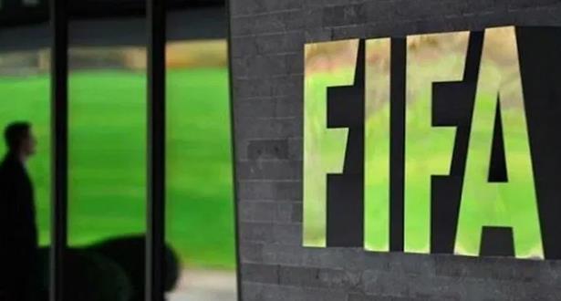 "فيفا" يطلق حملة للحد من إهانات اللاعبين على شبكات التواصل