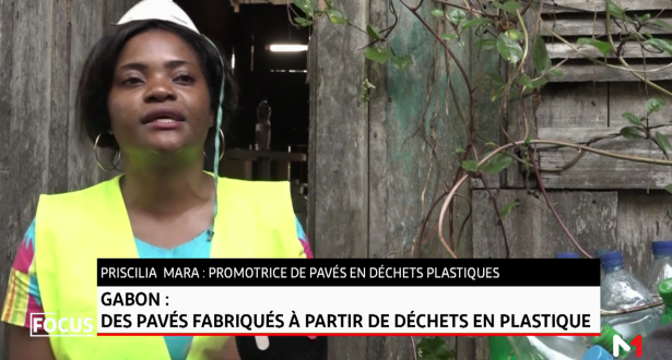 Focus - Gabon: des pavés fabriqués à partir de déchets en plastique