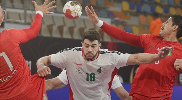 المنتخب المغربي يفرط في الفوز أمام نظيره الجزائري بمونديال كرة اليد