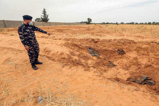 Libye: découverte d'une fosse commune avec une dizaine de cadavres