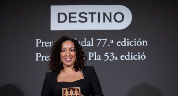 نجاة الهاشمي تفوز بجائزة (نادال) للرواية، إحدى أهم الجوائز الأدبية الإسبانية
