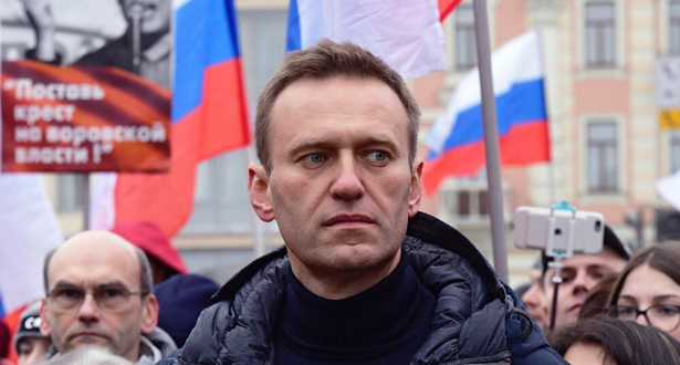 القضاء الروسي يقرر إبقاء نافالني رهن الاعتقال