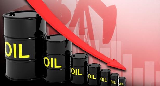 أسعار النفط تتجه نحو تسجيل انخفاض أسبوعي بنحو 4 في المائة