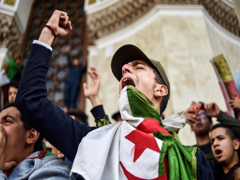 Impressionnante manifestation à l'est de l'Algérie dénonçant la dégradation des conditions sociales