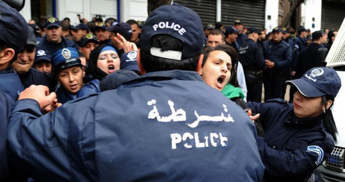 وكالة الأنباء الإسبانية: الجزائر تستمر في اعتقال وإدانة نشطاء حقوق الإنسان