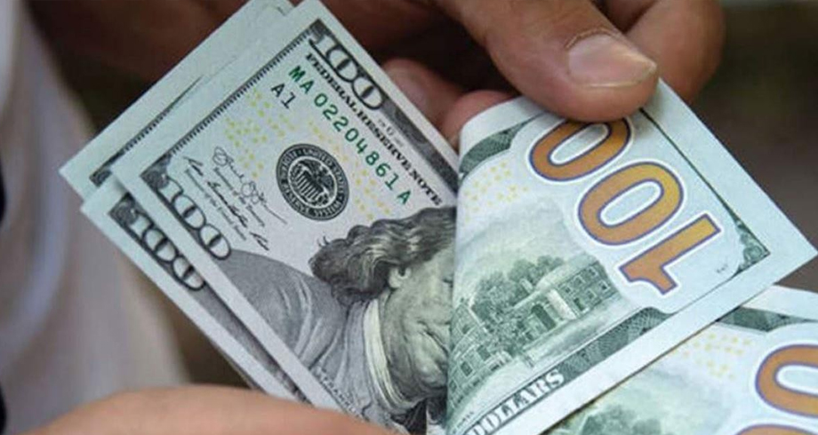 قانون "زجري" لصرف العملات يؤجج الغضب في الجزائر