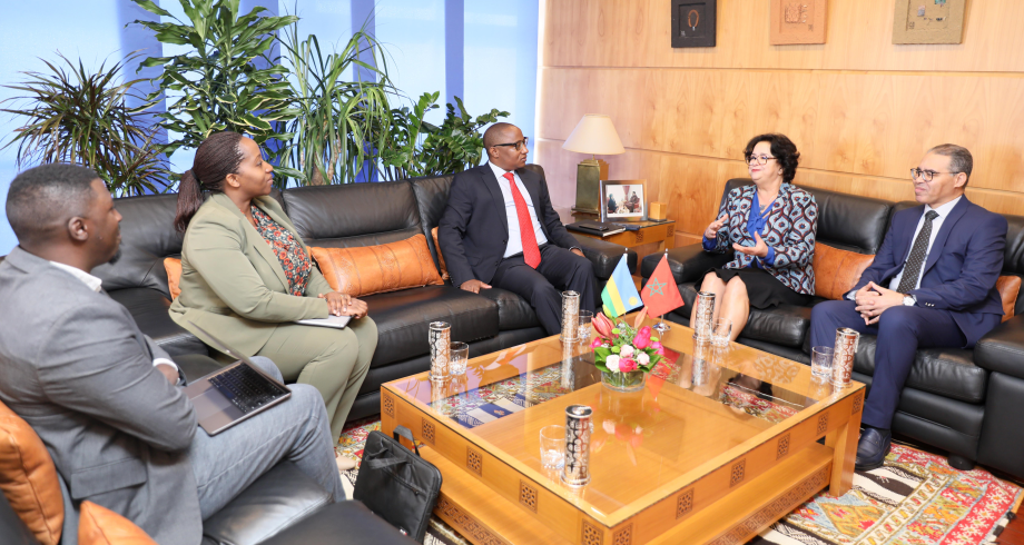 عقد أولى المشاورات الثنائية بين "الهاكا" وهيئة التقنين الرواندية