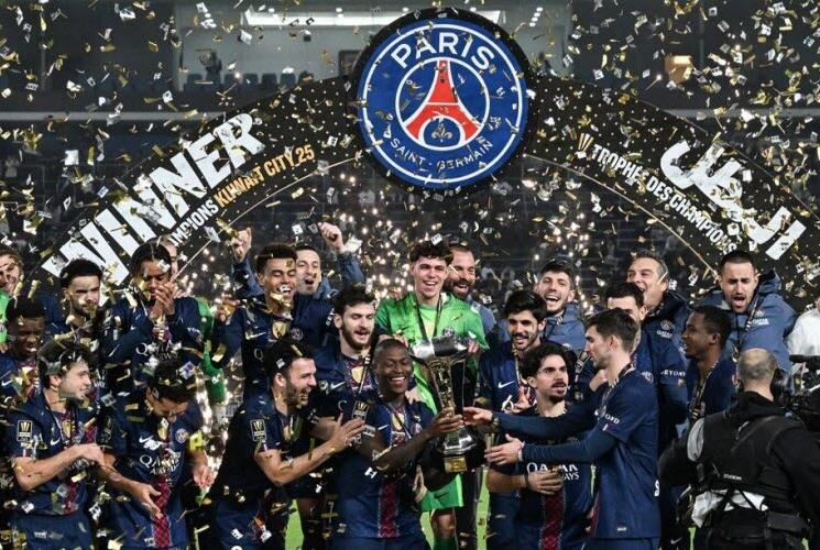 Spectacular Le Trophée De Champion De France Au Psg Remis Avant Le Match Contre Le Paris Fc ? Moment Photography Spectacular Le Trophée De Champion De France Au Psg Remis Avant Le Match Contre Le Paris Fc ? Moment Photography