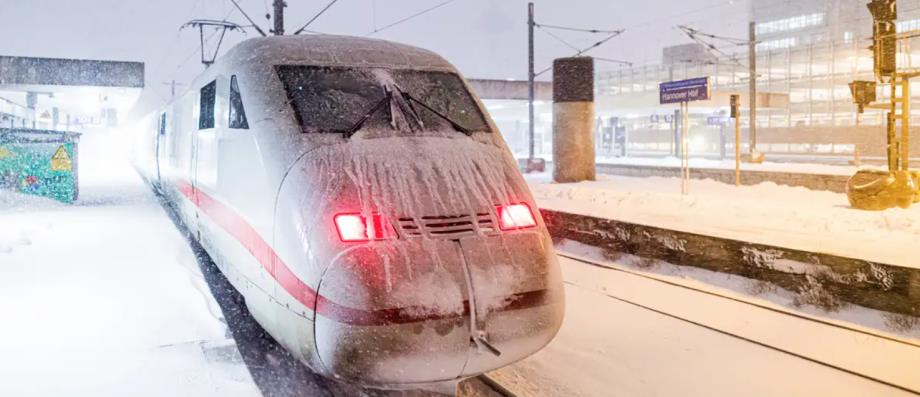 استمرار اضطراب حركة النقل في ألمانيا بسبب تراكم الثلوج