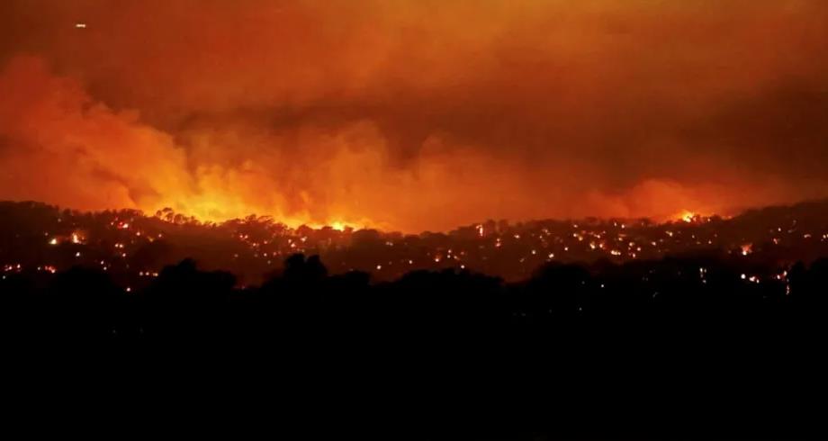 أستراليا ..حرائق تلتهم 350 ألف هكتار ودمار أكثر من 300 منشأة