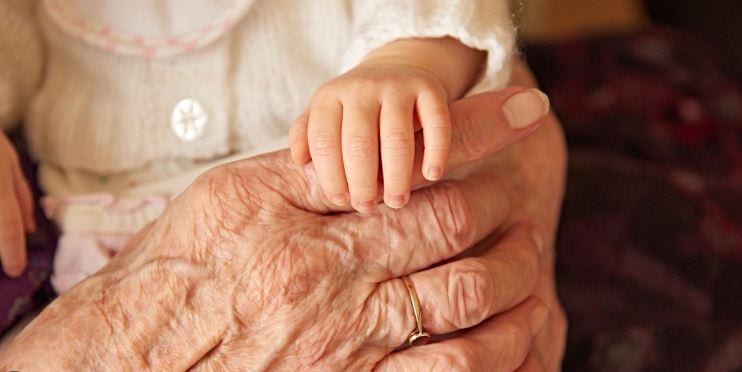 France : En 2025, plus de décès que de naissances, une première depuis 1945 (Insee)