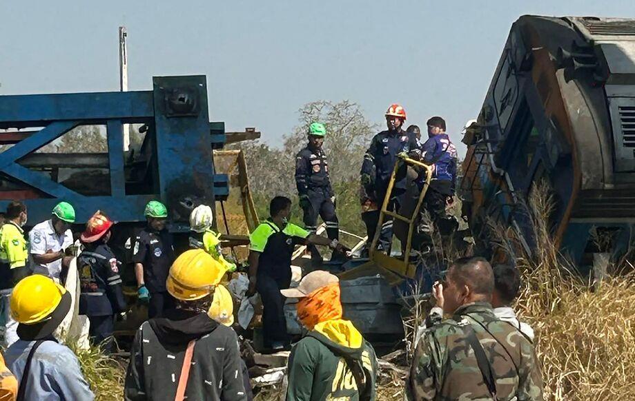 Thaïlande: 22 morts dans la chute d'une grue de chantier sur un train