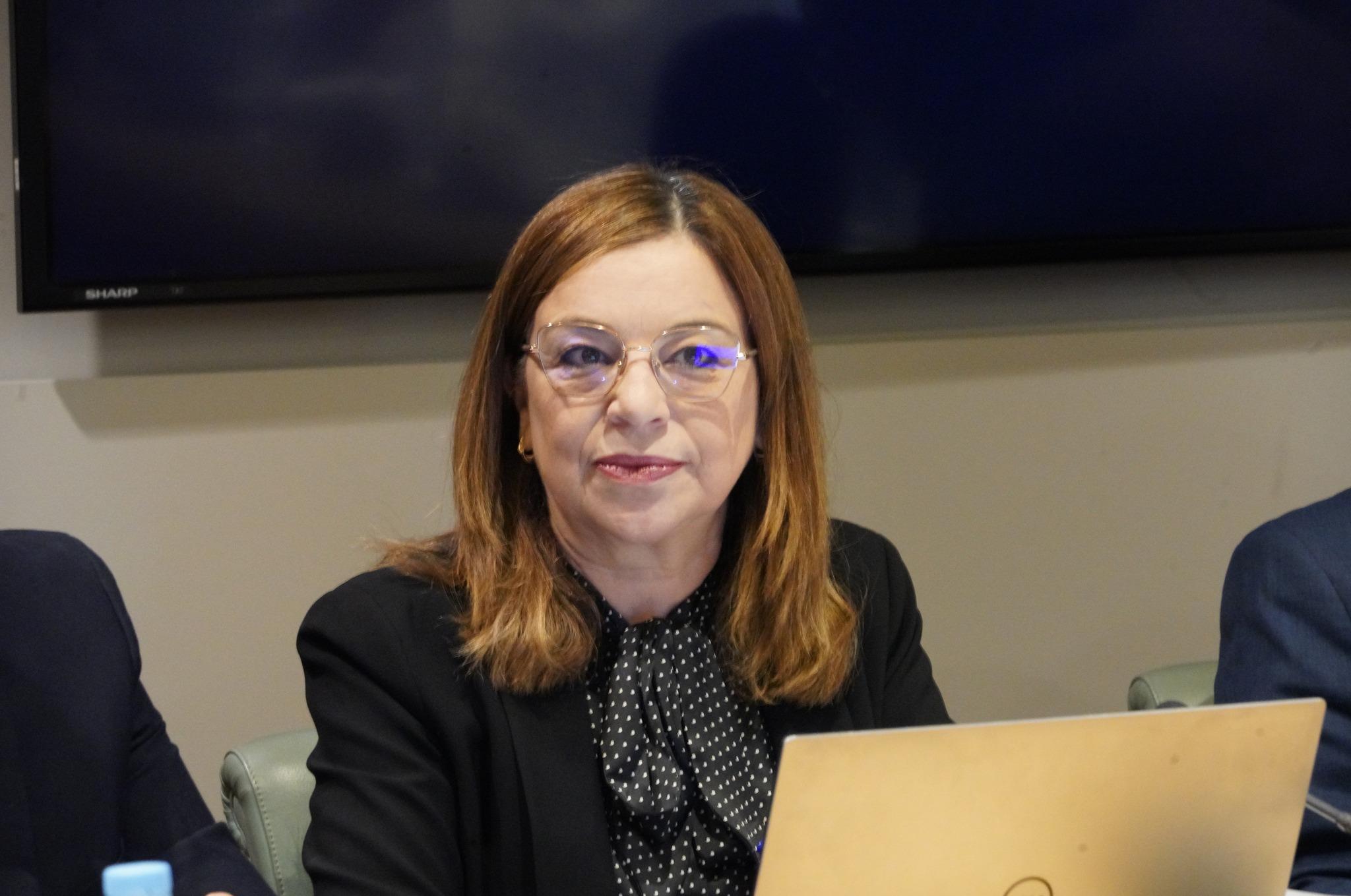 بن يحيى تدعو إلى خطاب إعلامي "مسؤول" يُعزز التماسك الأسري في العصر الرقمي بن يحيى تدعو إلى خطاب إعلامي "مسؤول" يُعزز التماسك الأسري في العصر الرقمي