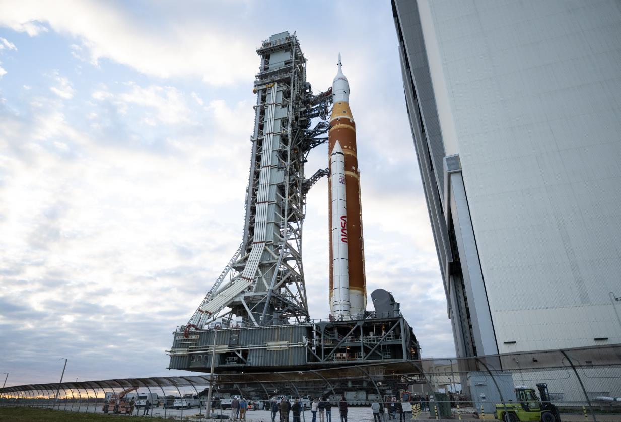 ناسا تستعد لإطلاق أقوى صاروخ في تاريخها