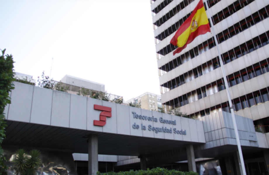 المغاربة يتصدرون قائمة المسجلين في الضمان الاجتماعي الإسباني خلال 2024