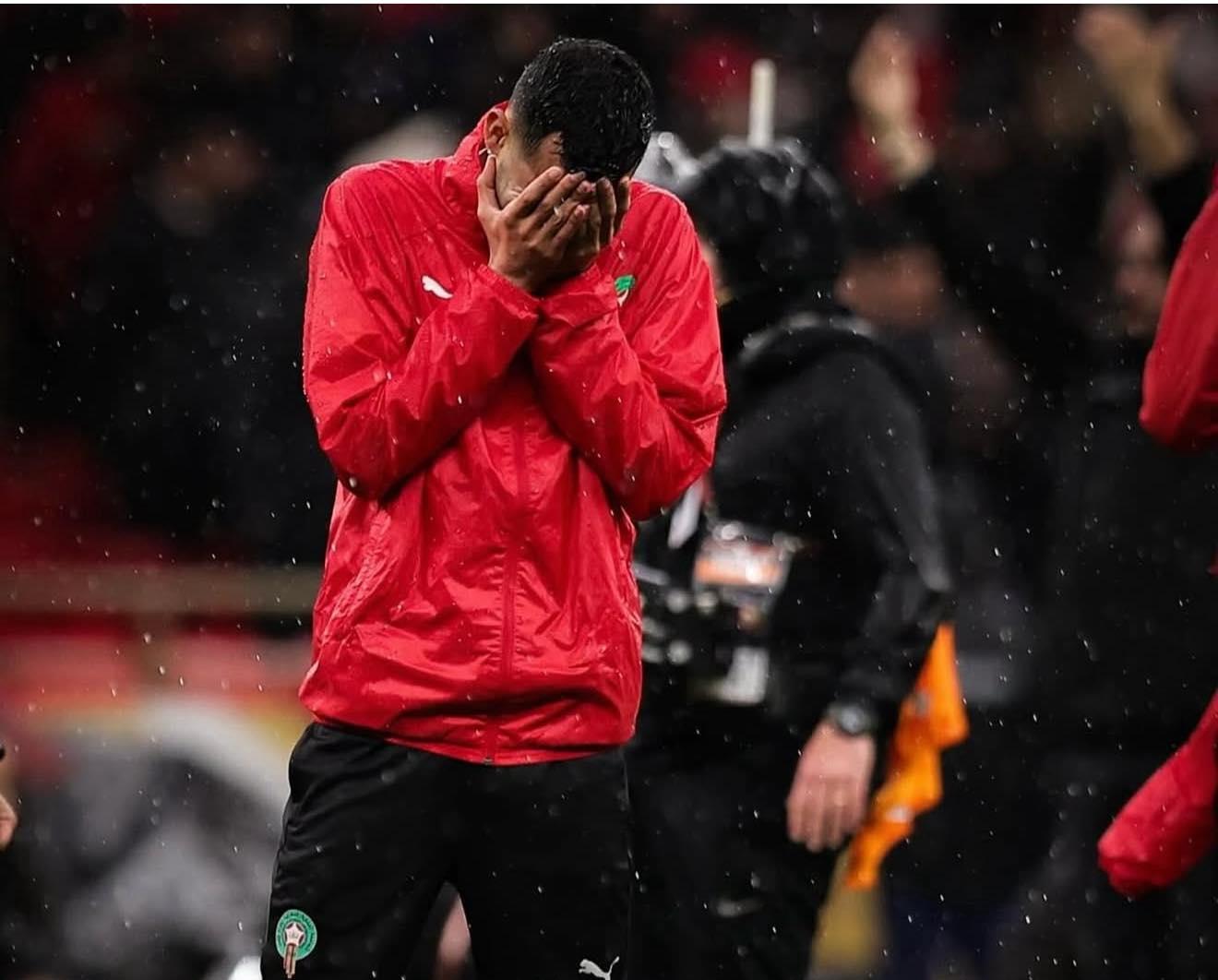 "يعجز اللسان عن وصف ما نشعر به".. بلعمري يتحدث بعد خسارة نهائي الكان "يعجز اللسان عن وصف ما نشعر به".. بلعمري يتحدث بعد خسارة نهائي الكان