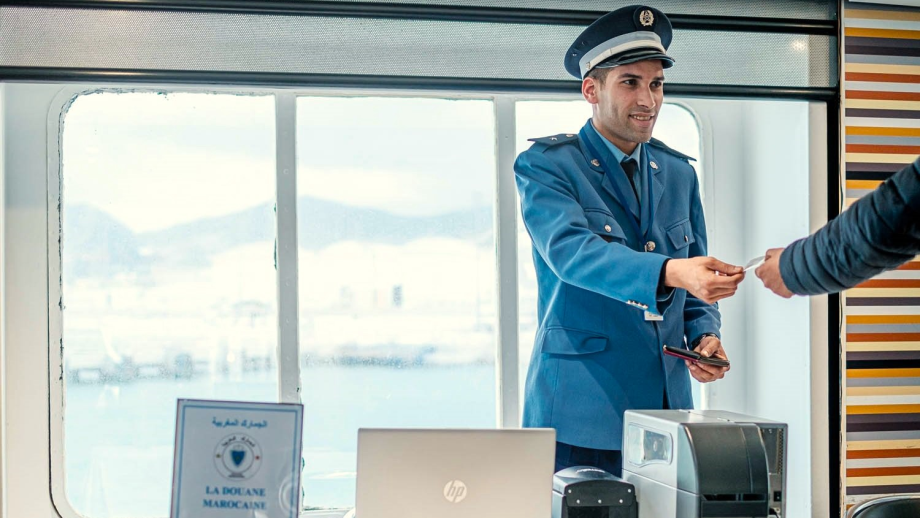 إدارة الجمارك تعفي مستوردين من الضريبة على القيمة المضافة