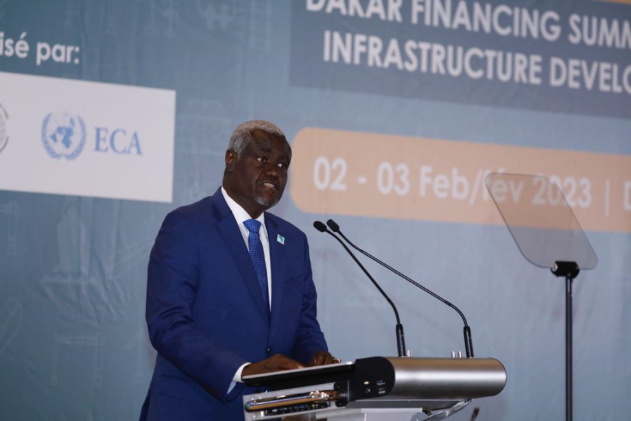 Moussa Faki : Les infrastructures "constituent le socle, le nœud gordien des problématiques du développement en Afrique"