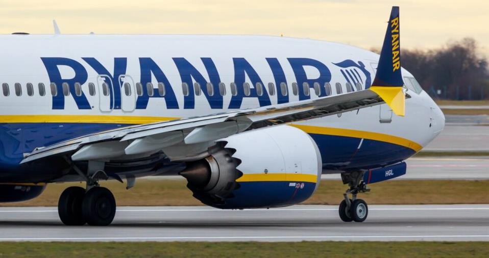 Transport aérien: Ryanair réduit de 16% son offre en Espagne