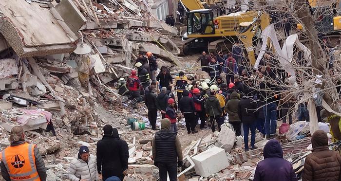حداد وطني في تركيا لمدة سبعة أيام إثر الزلزال
