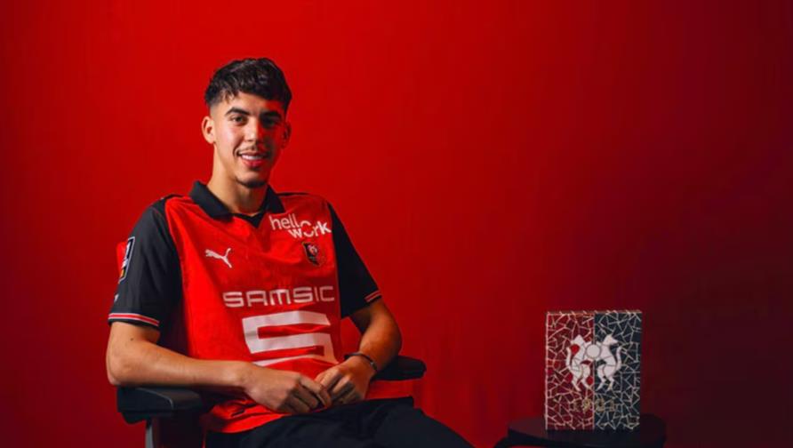 زابيري خارج التشكيلة الرسمية في أول مباراة له مع نادي رين