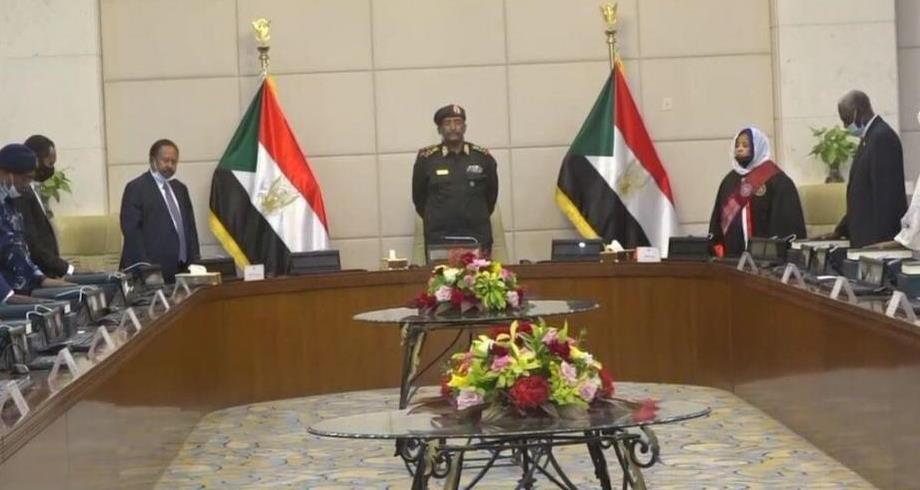 أعضاء الحكومة الانتقالية السودانية الجدد يؤدون اليمين الدستورية