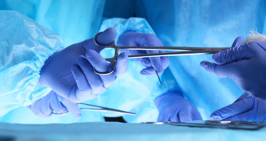 جراح سويسري ثمانيني يصمم على مواصلة مهنته ضدا على قرار يحدد سنا أقصى