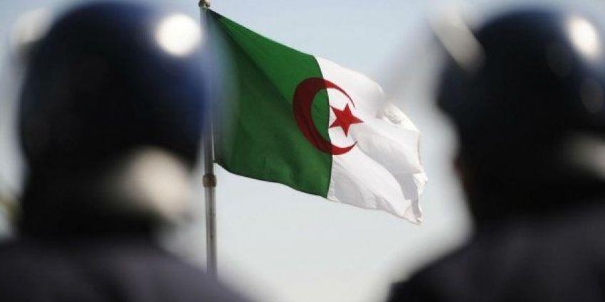 Remaniement ministériel en Algérie sans changement majeur