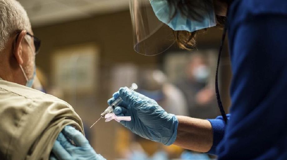 لبنان يباشر حملة التطعيم ضد كوفيد-19