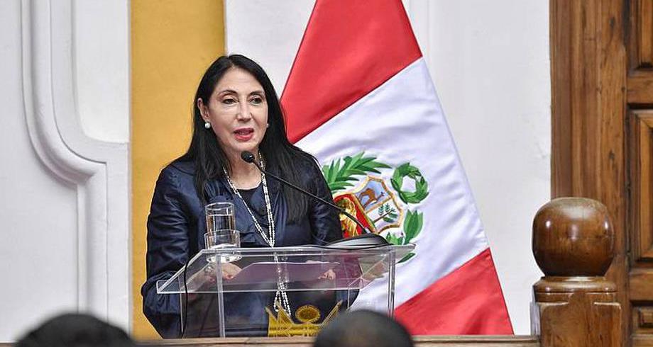 البيرو .. استقالة وزيرة الخارجية على خلفية تلقيح مسؤولين ضد كورونا قبل السكان