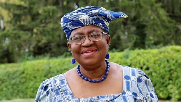 نغوزي أوكونجو إيويلا .. أول امرأة وأول إفريقية تتولى منصب مديرة منظمة التجارة العالمية