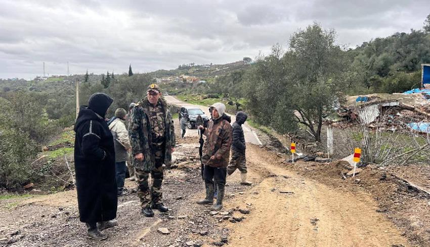 شفشاون.. السلطات المحلية تشرع في إعادة العائلات المتضررة من الاضطرابات الجوية إلى منازلها