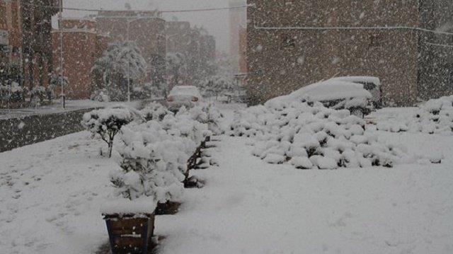 Ouarzazate : début de l'intervention d'urgence en faveur des populations affectées par les chutes de neige