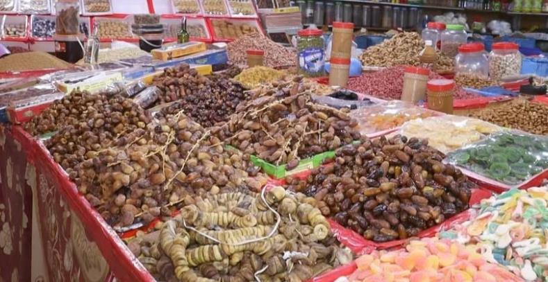 القصر الكبير.. انتعاشة تجارية استثنائية بالأسواق تزامنا مع عودة الساكنة إلى منازلها والإستعداد لاستقبال رمضان