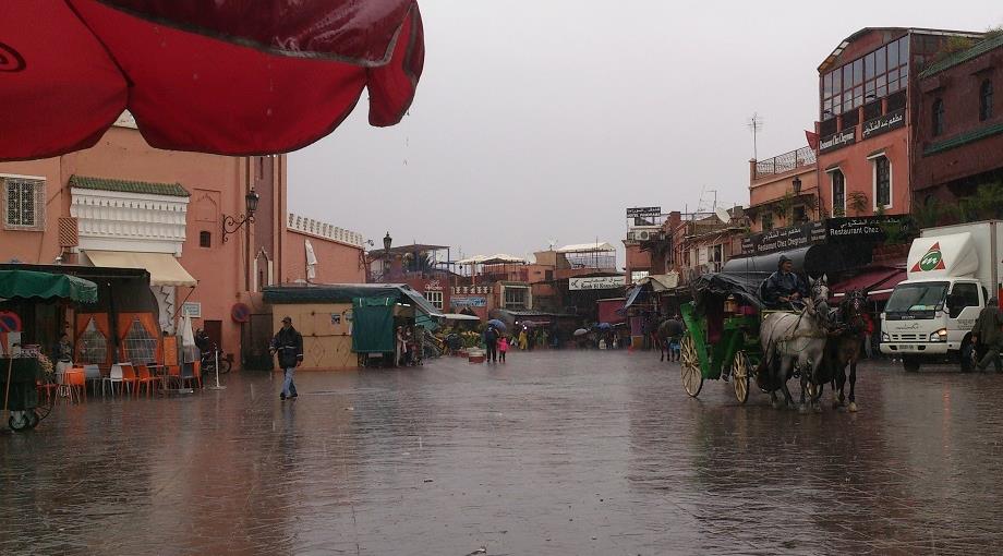 نشرة إنذارية من مستوى برتقالي.. إجراءات استباقية بمراكش