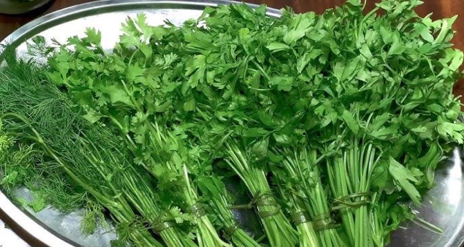 فيضانات الغرب تشعل أسعار "ربطة الربيع" في رمضان..شهادات حصرية لفلاحين متضررين