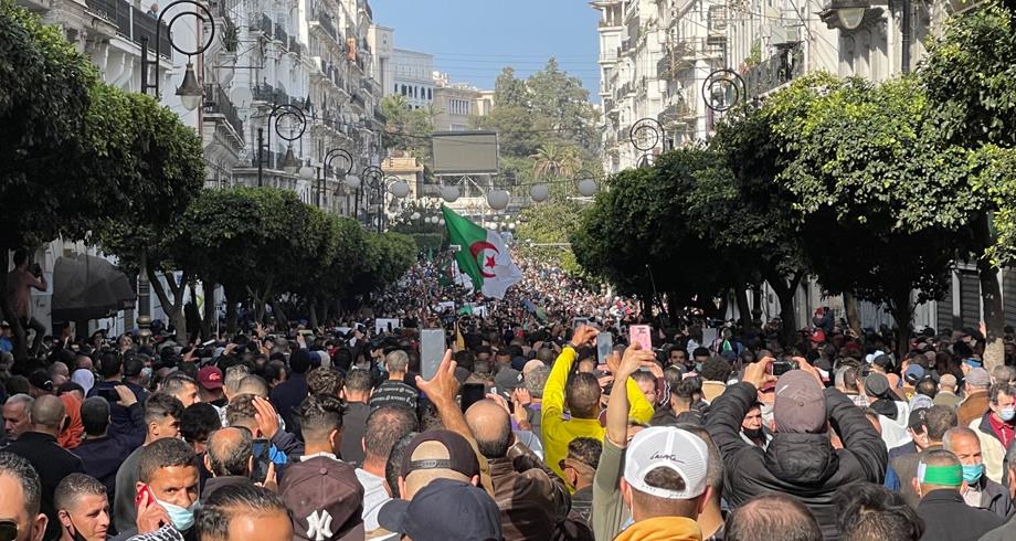 الجزائريون يتظاهرون في الأسبوع الثاني من استئناف مسيرات الحراك