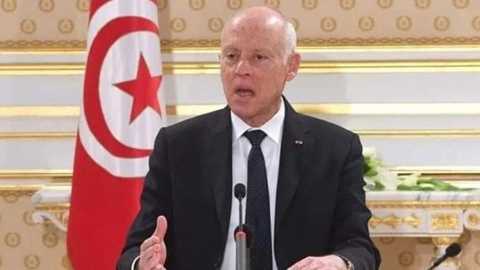 الرئيس التونسي قيس سعيد يعلن تعليق عمل البرلمان
