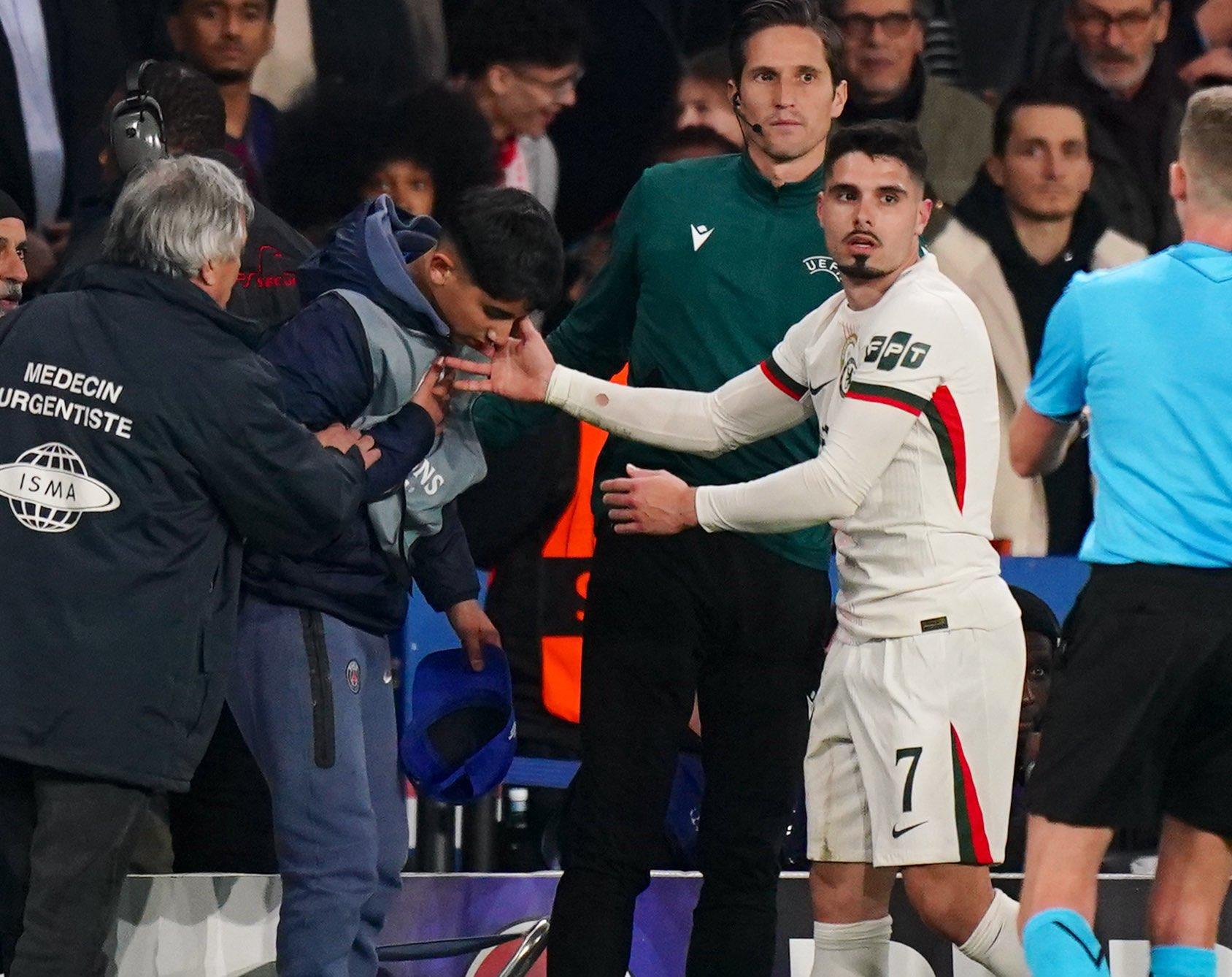 بعد حادثة دفع جامع الكرات .. ويفا يفتح إجراءات تأديبية بحق بيدرو نيتو