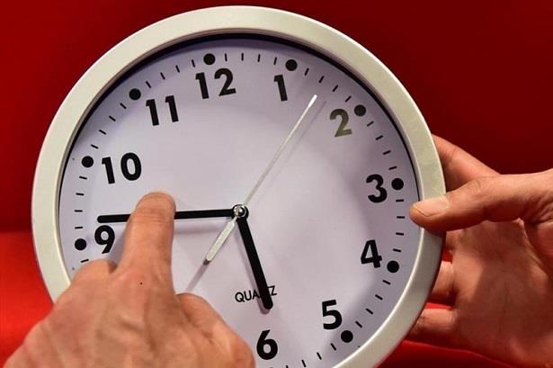 متى سيتم إضافة ساعة إلى التوقيت الرسمي للمملكة ؟