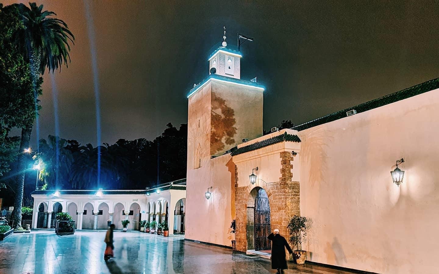 Le Roi Mohammed VI, Amir Al-Mouminine, ordonne l'ouverture des mosquées édifiées ou ayant fait l’objet de travaux de reconstruction ou de restauration