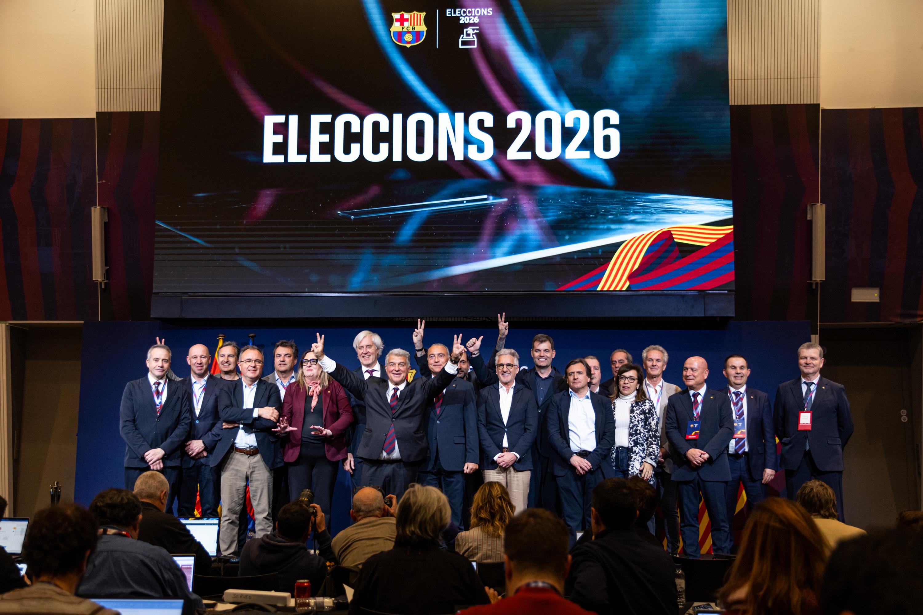 إعادة انتخاب خوان لابورتا رئيسا لنادي برشلونة لخمس سنوات جديدة