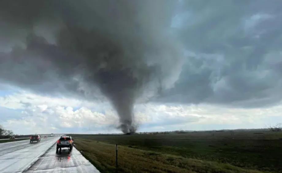 الولايات المتحدة.. خطر مرتفع بهبوب زوابع عنيفة في أجزاء من الساحل الشرقي الولايات المتحدة.. خطر مرتفع بهبوب زوابع عنيفة في أجزاء من الساحل الشرقي