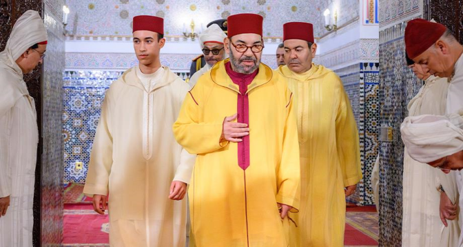 SM le Roi, Amir Al-Mouminine, préside au Palais Royal de Rabat une veillée religieuse en commémoration de Laylat Al-Qadr bénie